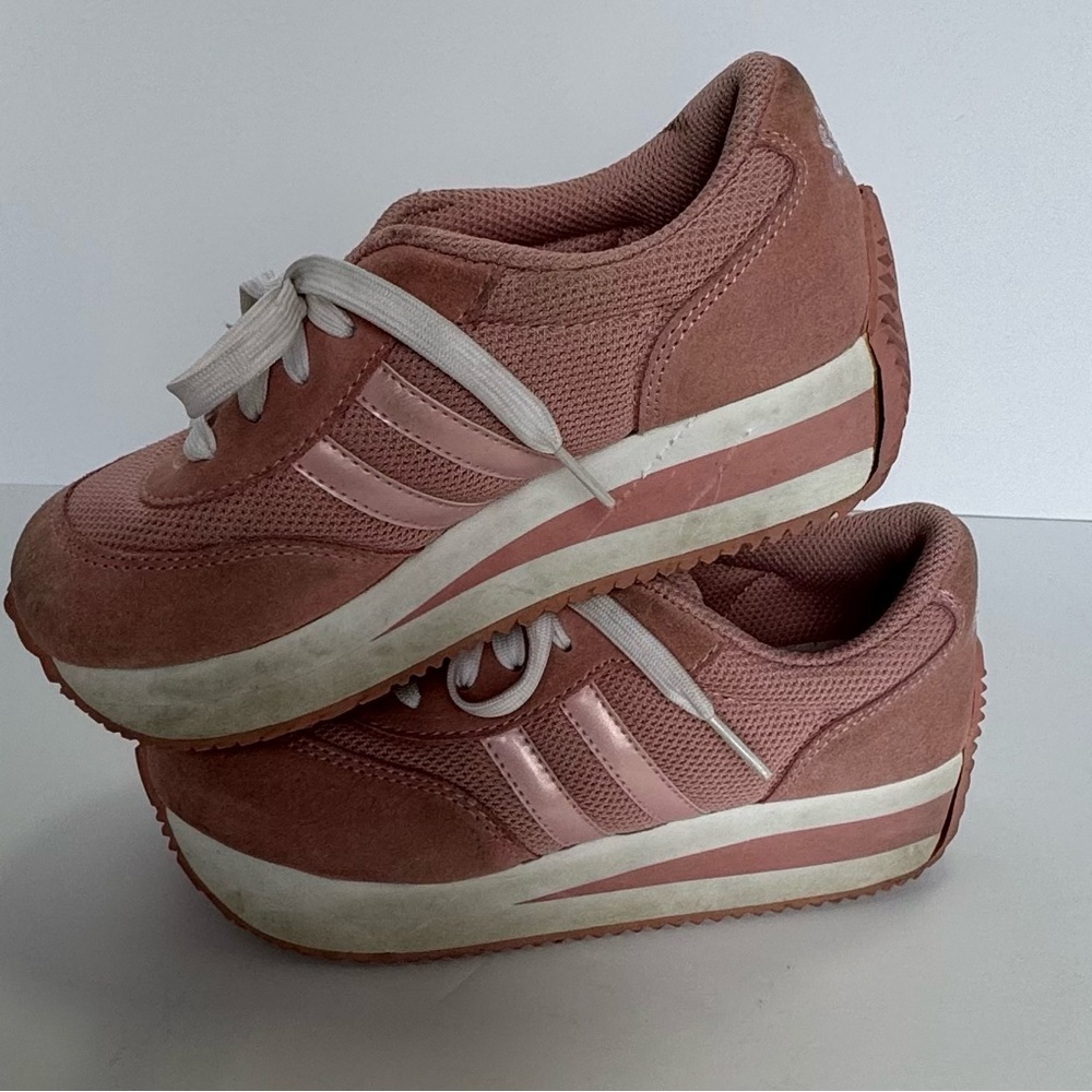 Stevies by Steve Madden- Blush color platform sneakers